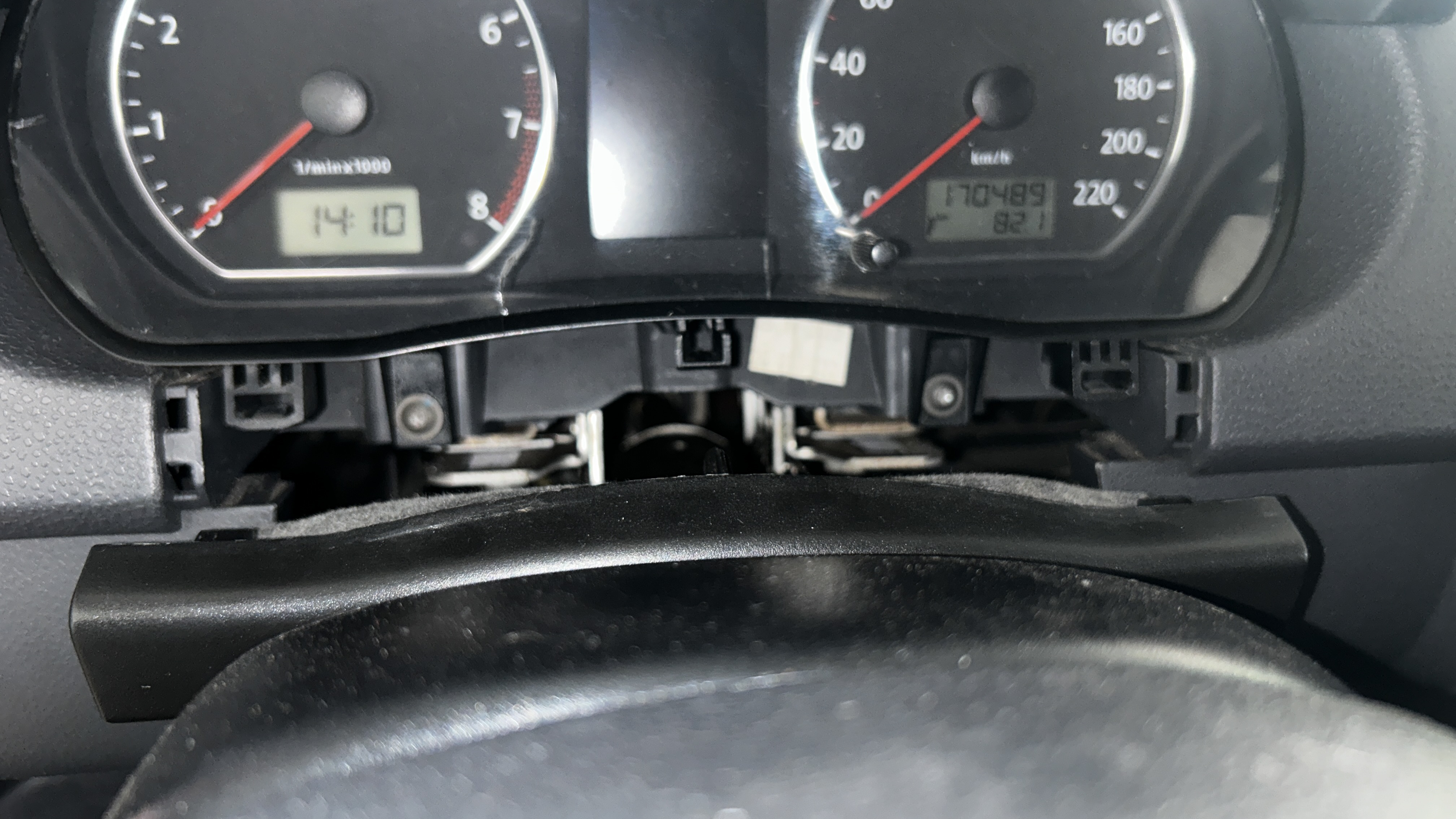 Dashboard Screw